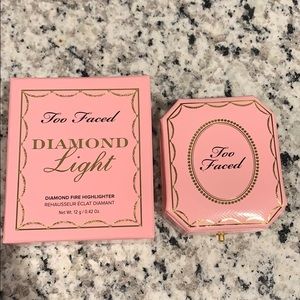 Too Faced Diamond Light highlighter